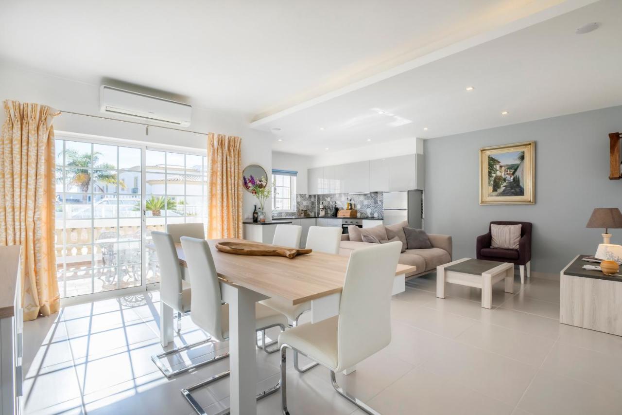 Beautiful Seaview 2 Bedroom Apartment Luz Extérieur photo