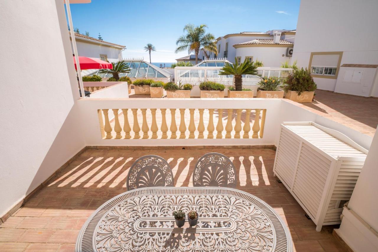 Beautiful Seaview 2 Bedroom Apartment Luz Extérieur photo